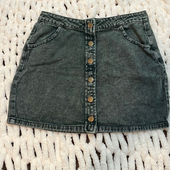 Green Denim Button Up Skirt - Picture 3 of 8